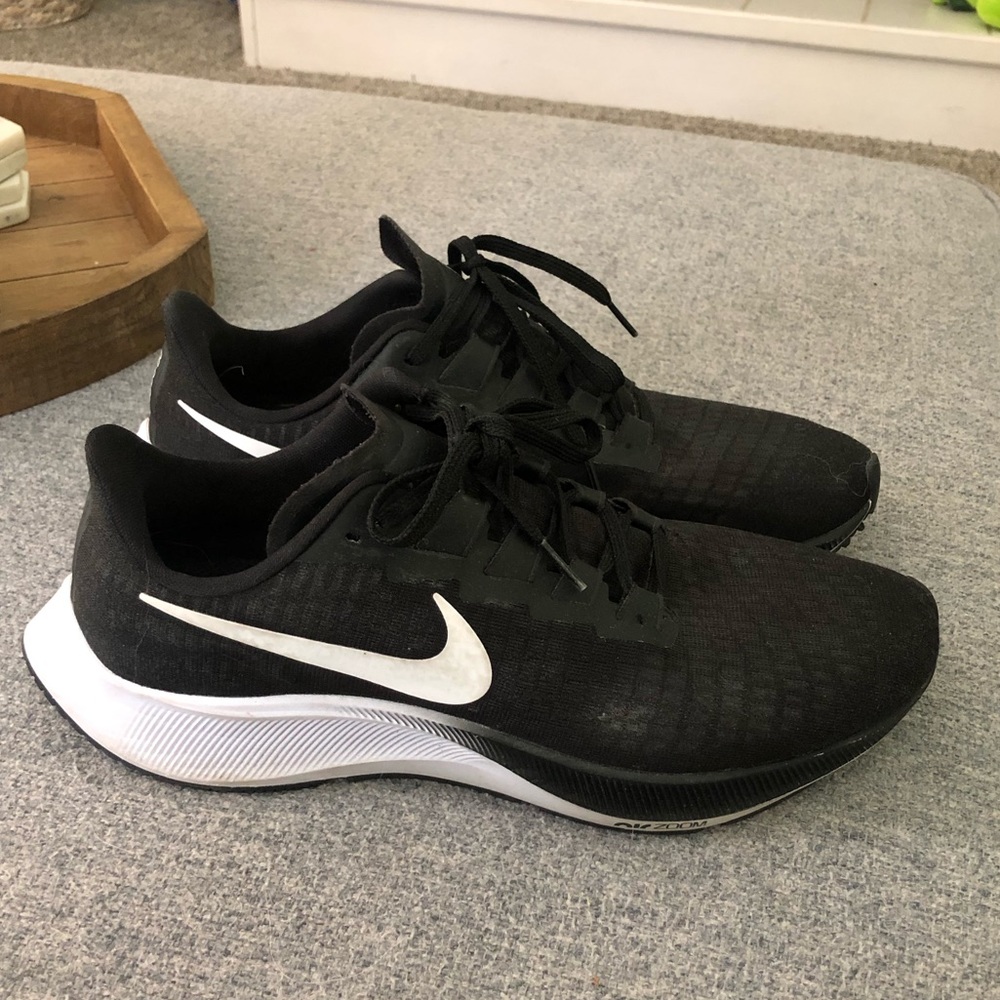 Nike Womens Zoom Pegasus 37